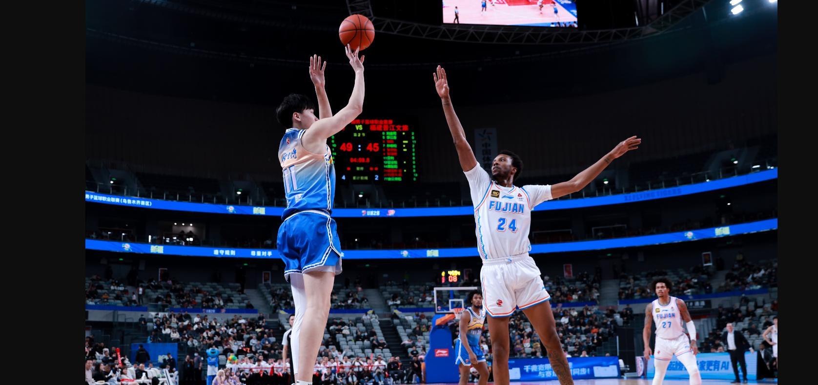 福建队在激烈比拼中胜出，晋级领跑的简单介绍