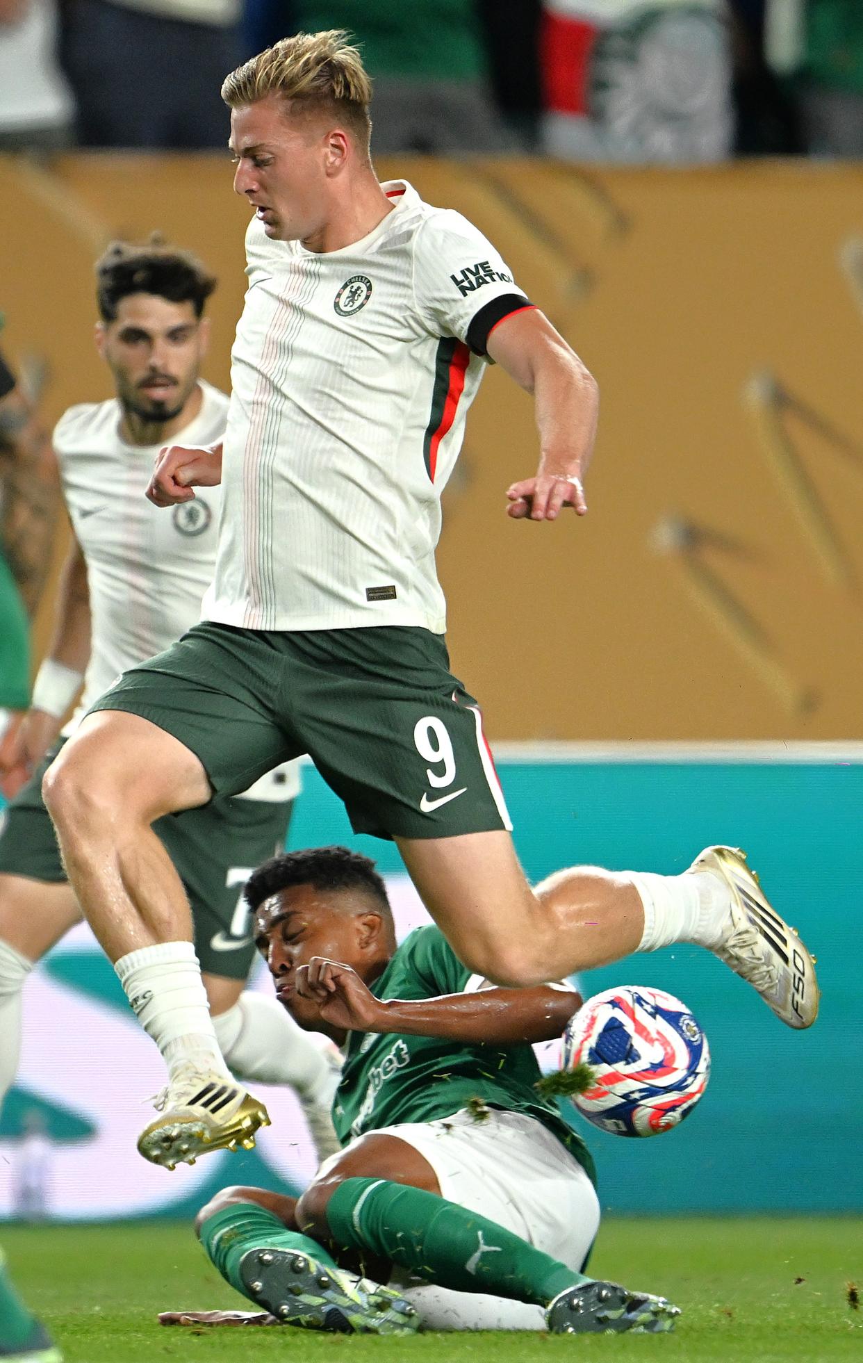 包含切尔西门将荷兰国家队首发，状态火爆的词条