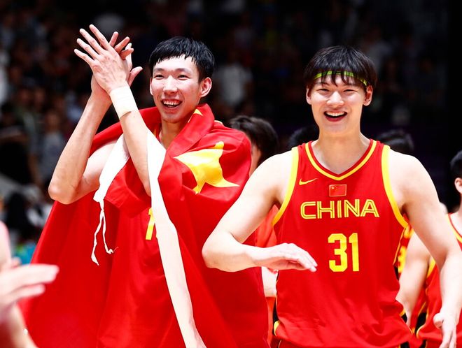篮球巨星代表中国队出征亚运会，斩获金牌