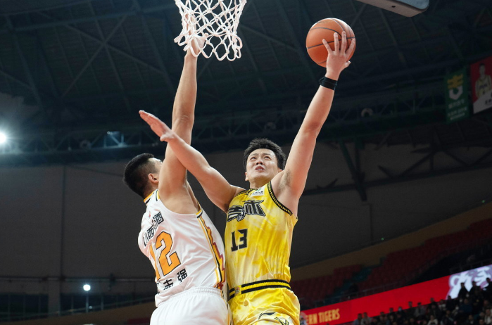 吉林队主场告捷,预备季后赛豪取胜利 吉林队主场告捷,预备季后赛豪取胜利