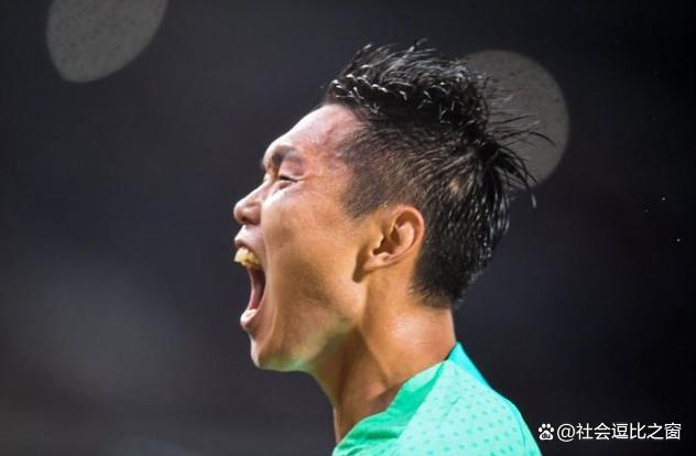 DK力克EG,Uzi成为全场焦点小组赛2:0(广州) DK力克EG,Uzi成为全场焦点小组赛2:0(广州)