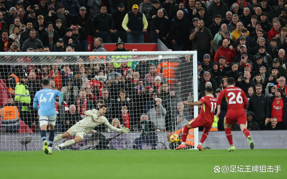 包含阿姆斯特丹主场战平多特蒙德，士气受挫的词条