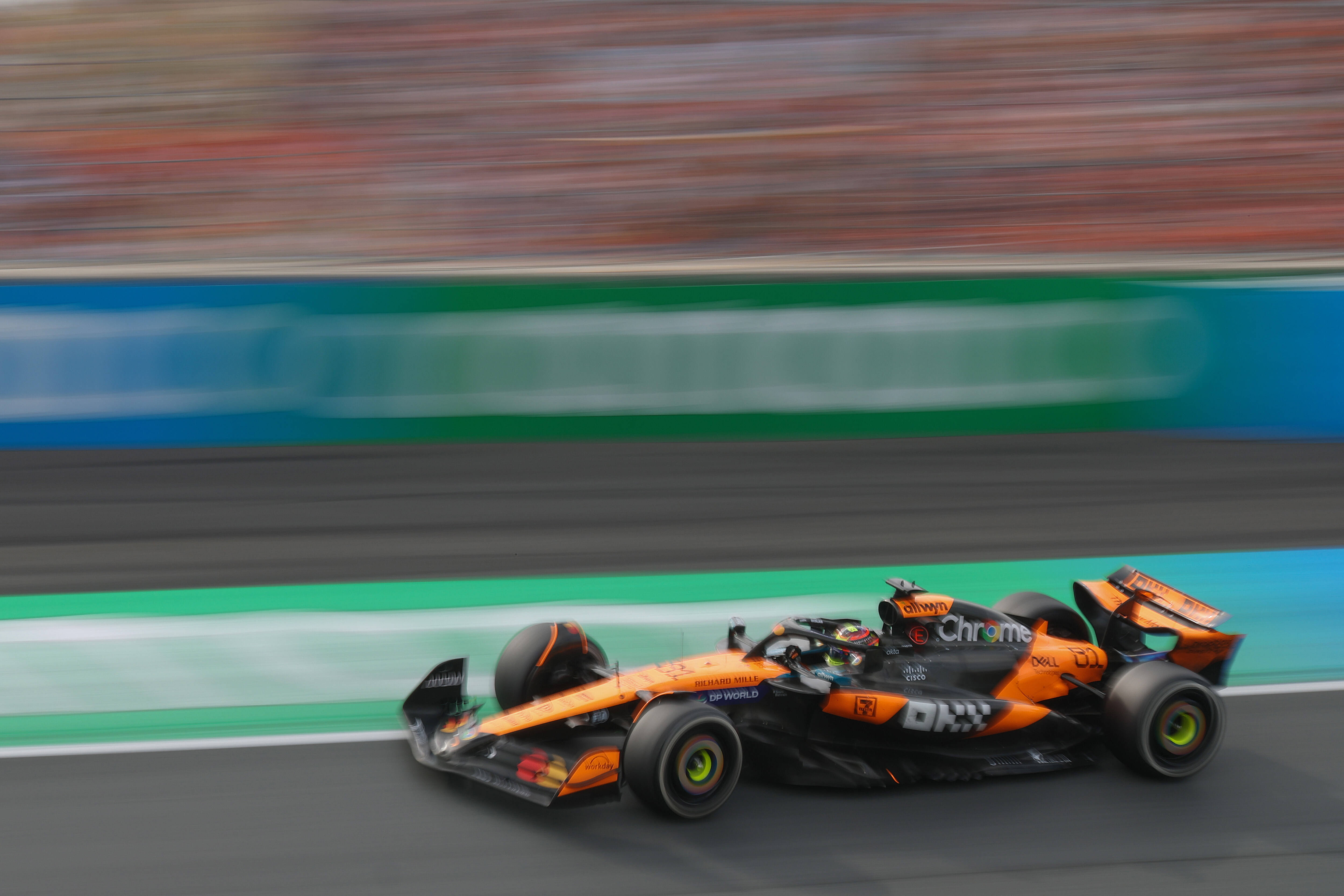 雷诺车队逆转红牛车队,皮亚斯特里刷新纪录 雷诺车队逆转红牛车队,皮亚斯特里刷新纪录